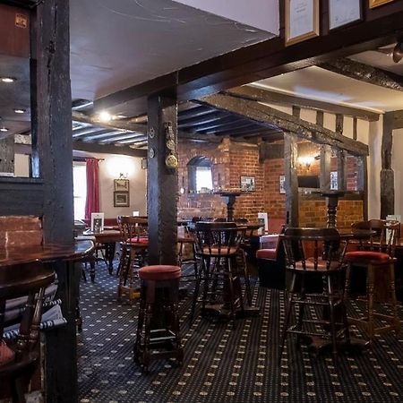 The Crown Hotel Alton  Esterno foto