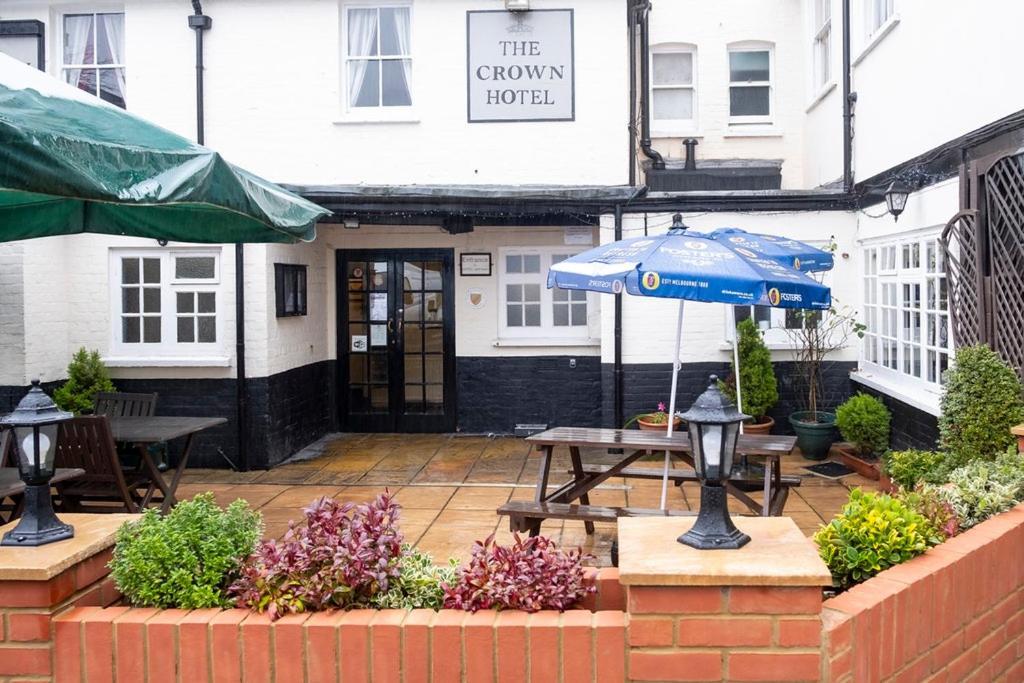 The Crown Hotel Alton  Esterno foto